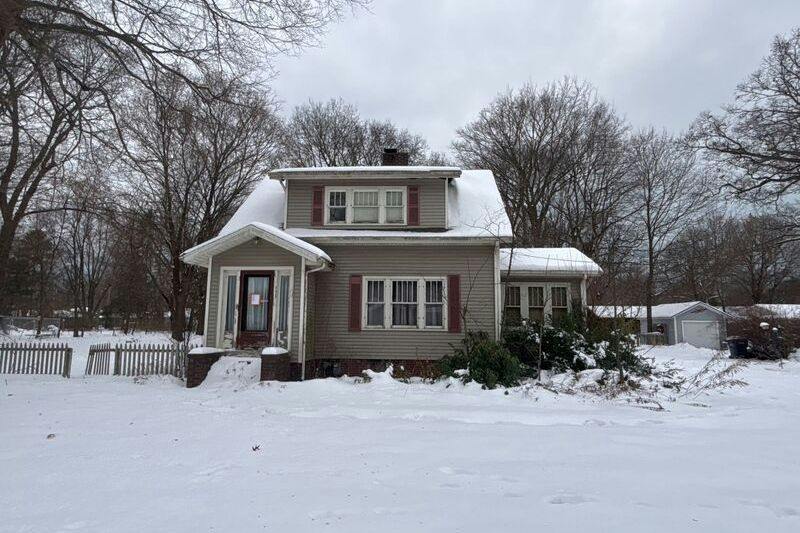 Fairplain Ave, Benton Harbor, MI 49022