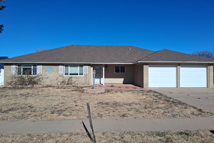 1624 Jonquil Park Dr Clovis, NM 88101, Curry County
