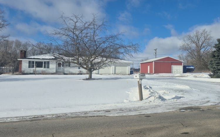325 Long Rd Sand Lake, MI 49343, Montcalm County