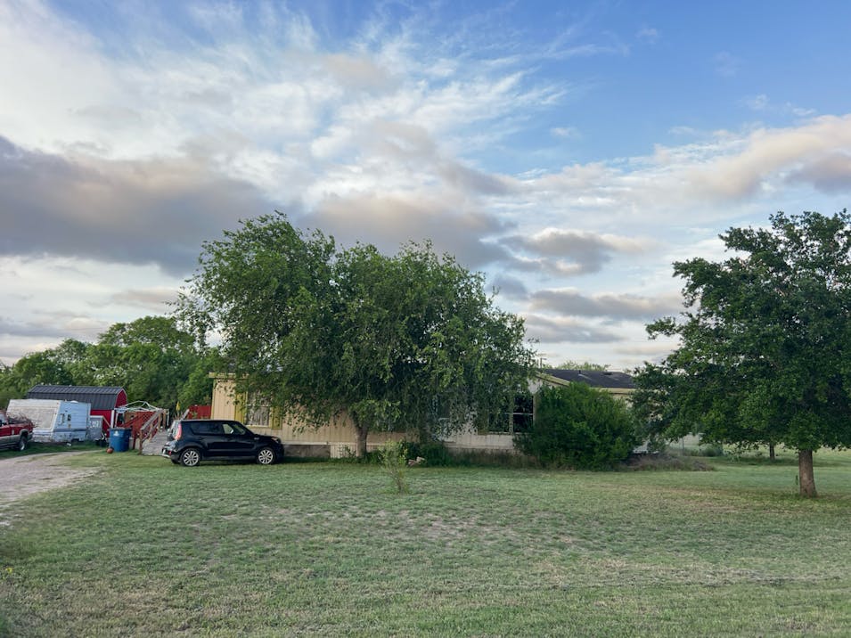 100 Hunters Ridge Loop George West, TX 78022, Live Oak County