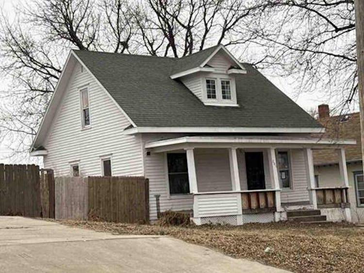 203 S Murray St Bloomfield, NE 68718, Knox County