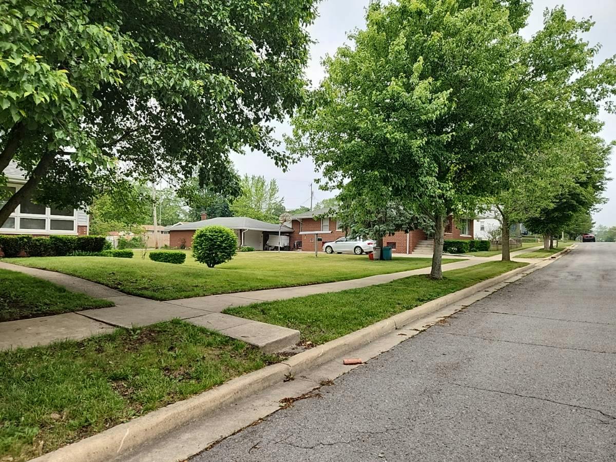 Hoyt St, Michigan City, IN 46360