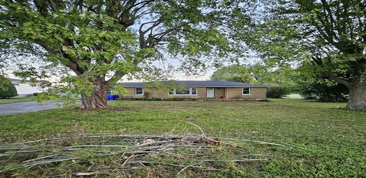 122 New West Gallatin Street Adairville, KY 42202, Logan County