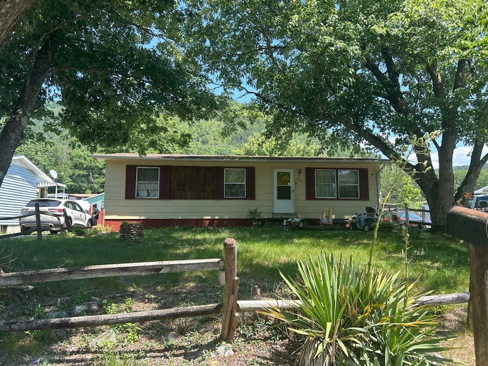 1214 Cedar Avenue Buena Vista, VA 24416, Buena Vista City County