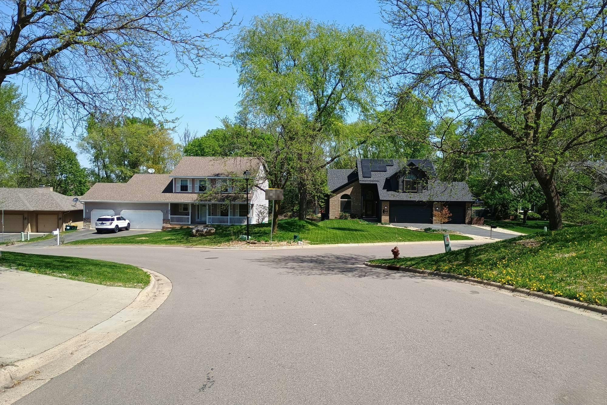Crystal Lake Rd, Burnsville, MN 55306