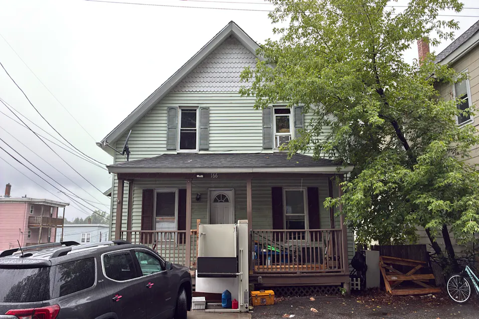 166 Valley St Woonsocket, RI 02895, Providence County