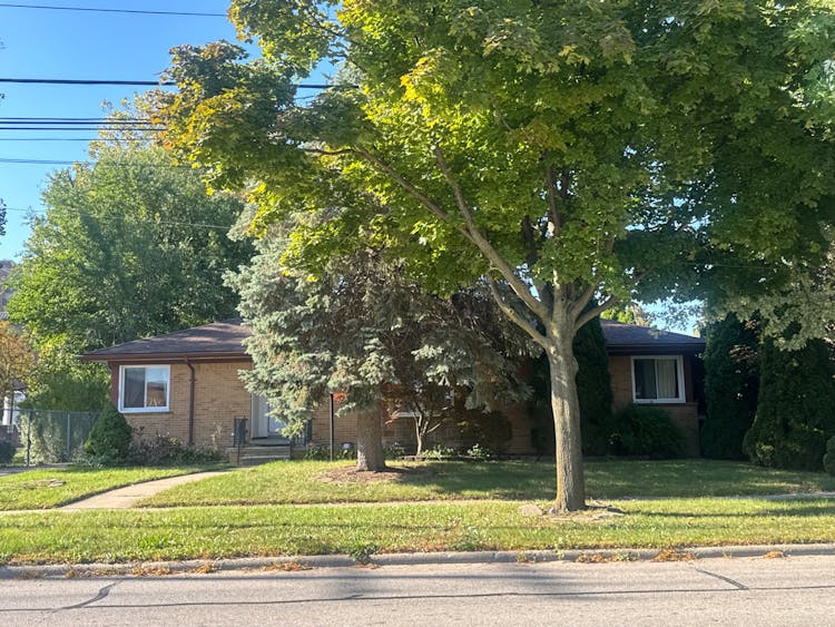 18307 Oakwood Blvd Dearborn, MI 48124, Wayne County