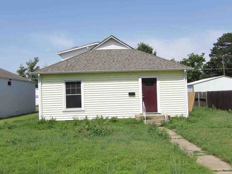 1007 Stout St Pratt, KS 67124, Pratt County