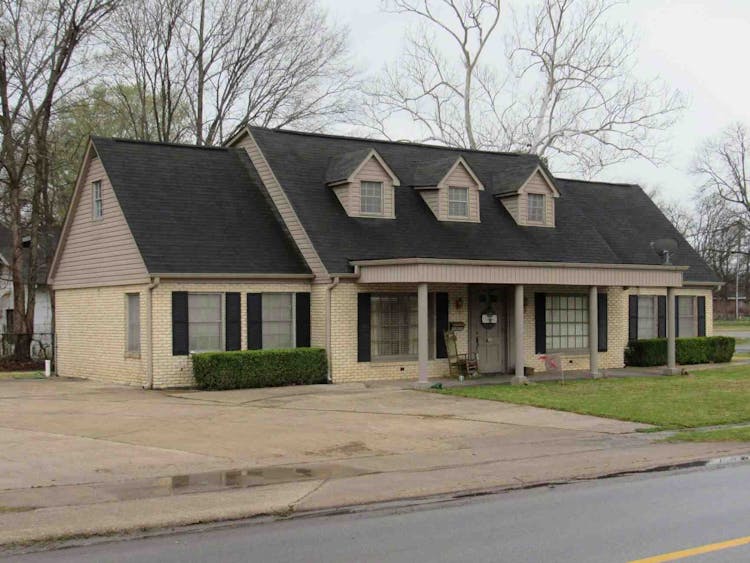 515 Holly St Mc Gehee, AR 71654, Desha County