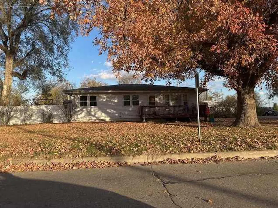 202 Main St Saint Elmo, IL 62458, Fayette County