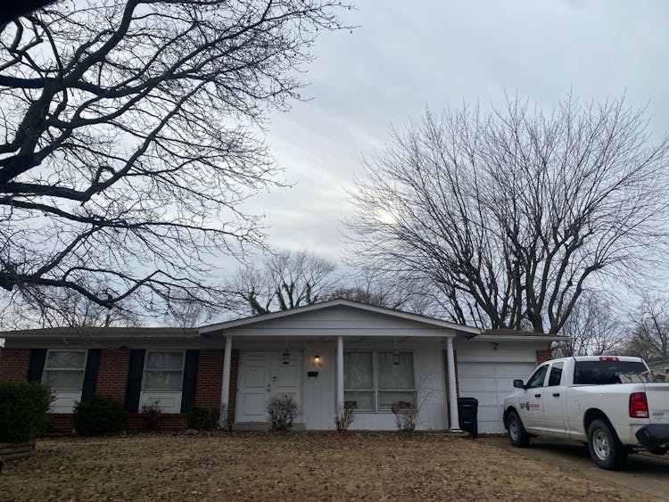 1370 Central Pkwy Florissant, MO 63031, St. Louis County