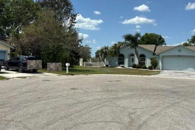 62nd Ct, Palmetto, FL 34221