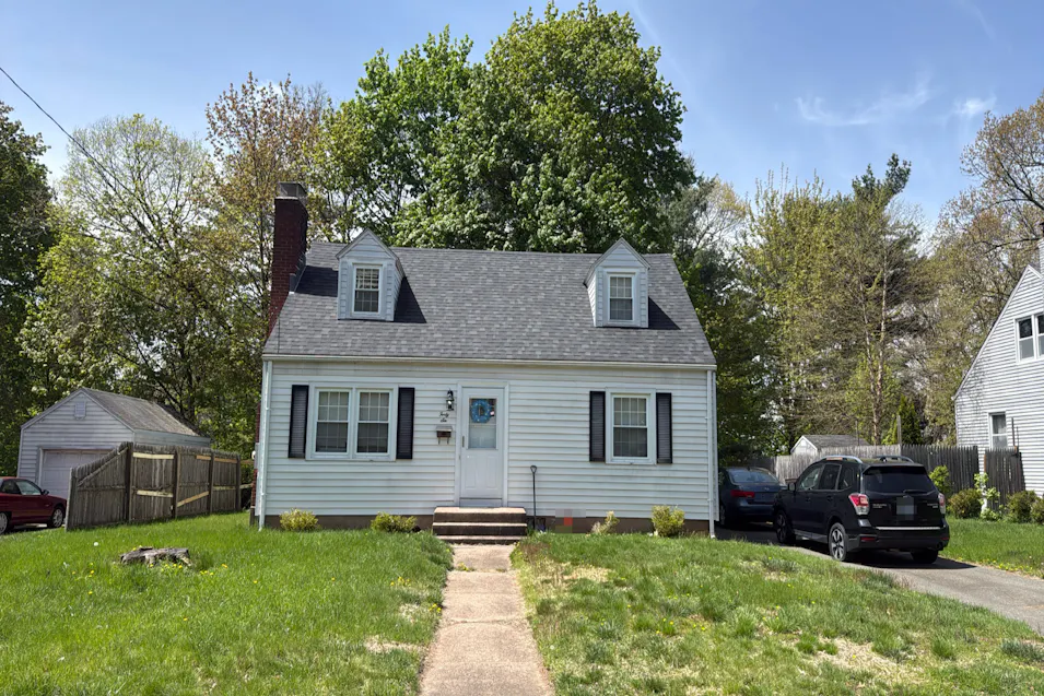 46 Falknor Dr Manchester, CT 06040, Hartford County
