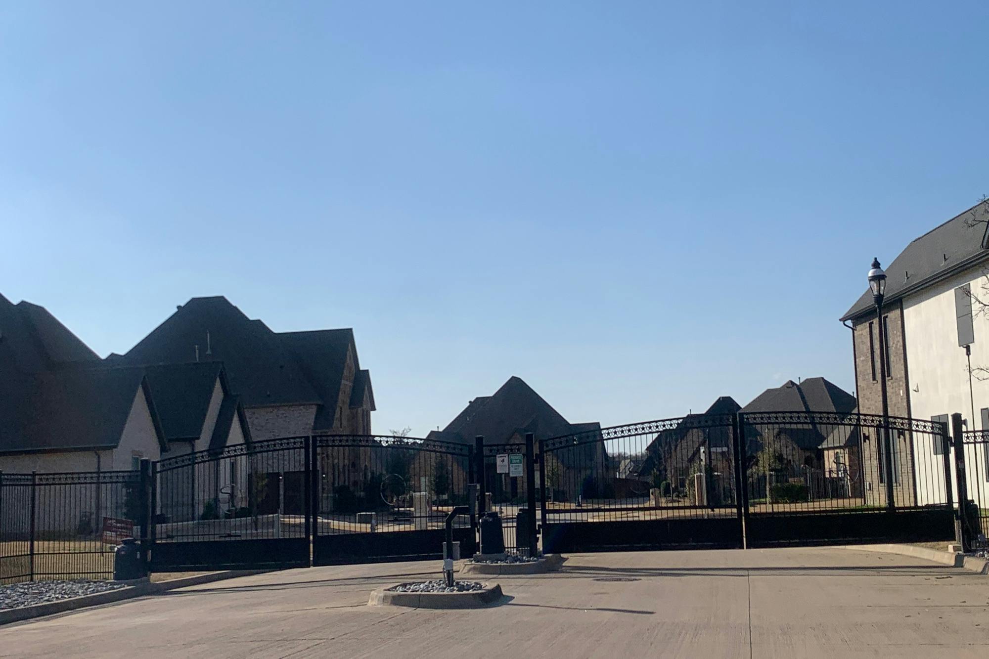 Seclusion Ridge Dr, Arlington, TX 76001