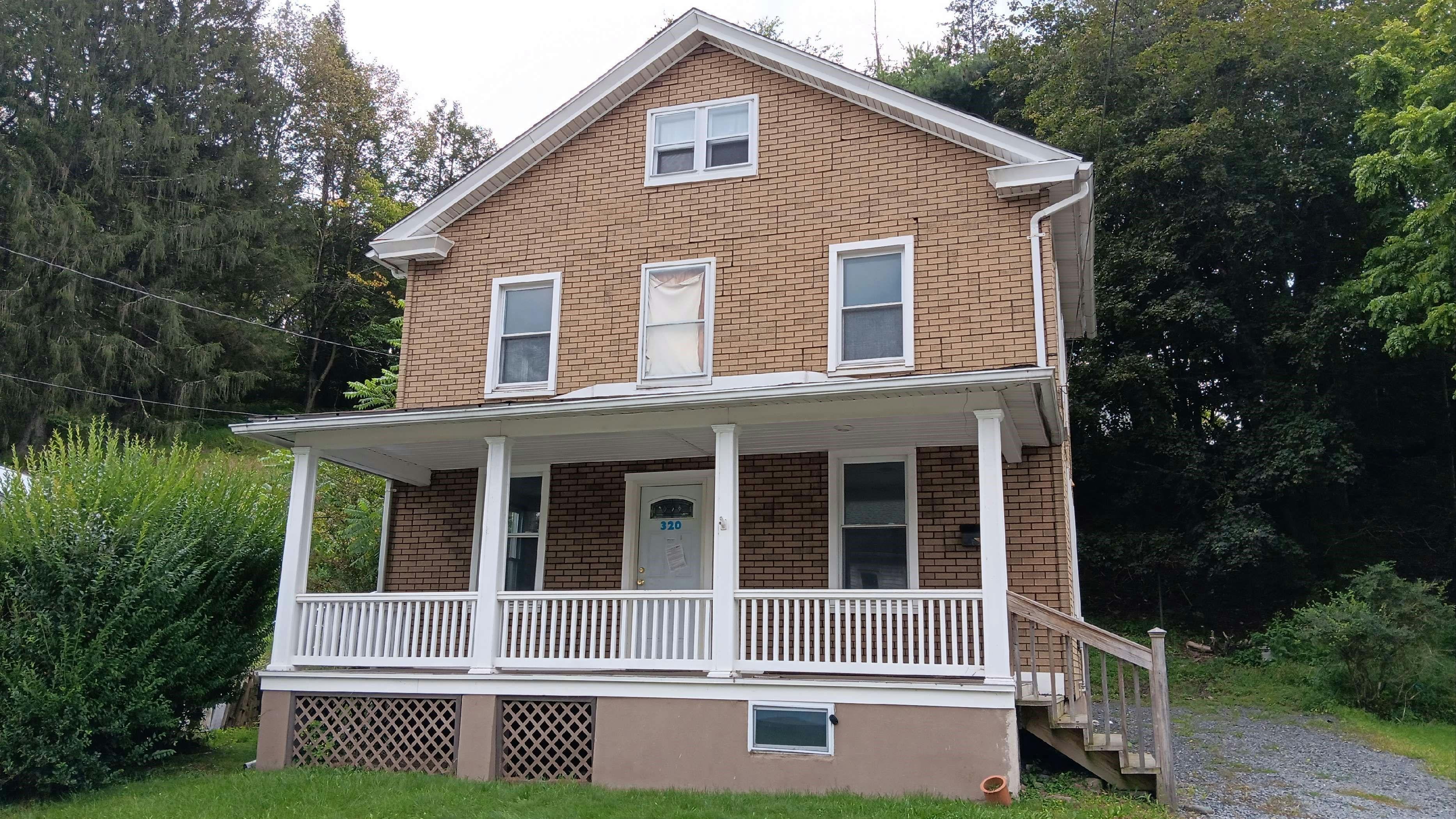 Yeakle St, Weatherly, PA 18255