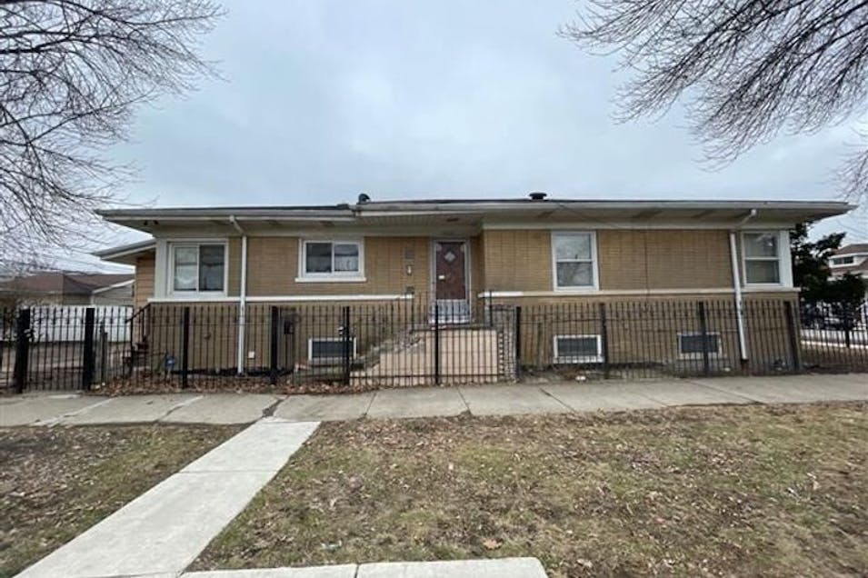 6601 Francisco Ave S Chicago, IL 60629, Chicago County