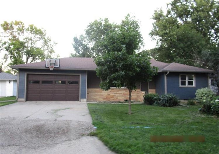 808 10th St NE Waseca, MN 56093, Waseca County