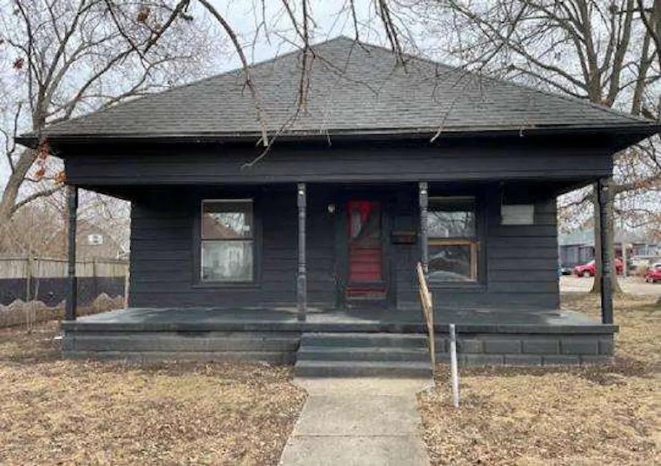 1058 S 3rd St Clinton, IN 47842, Vermillion County