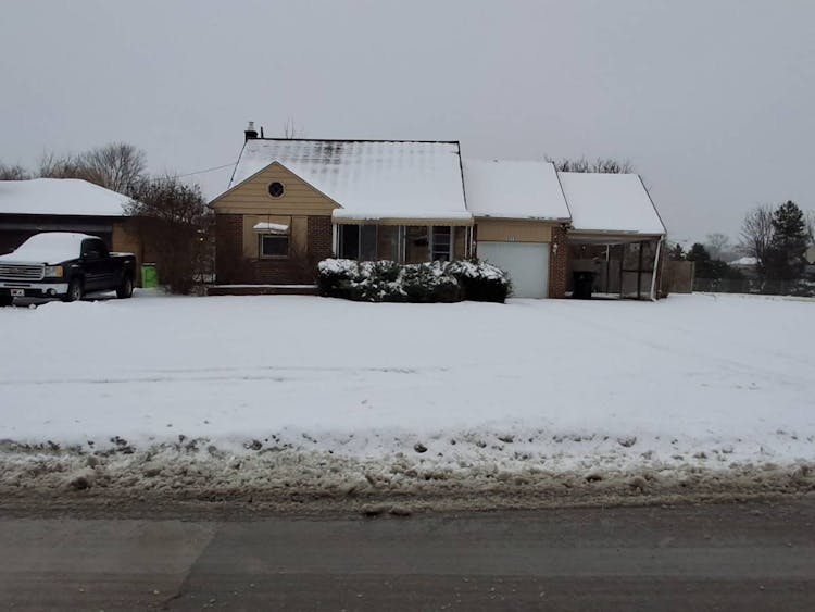 27110 Groveland St Roseville, MI 48066, Macomb County