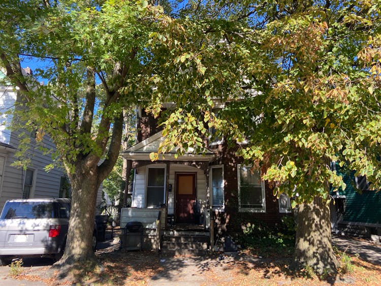 6137 Morton Ave Cleveland, OH 44127, Cuyahoga County