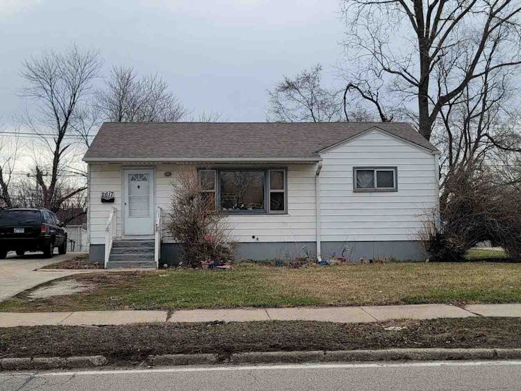 2617 N Lewis Avenue Waukegan, IL 60087, Lake County