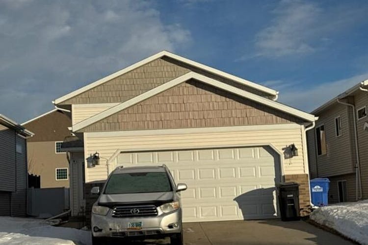 2555 54th Ave S Fargo, ND 58104, Cass County