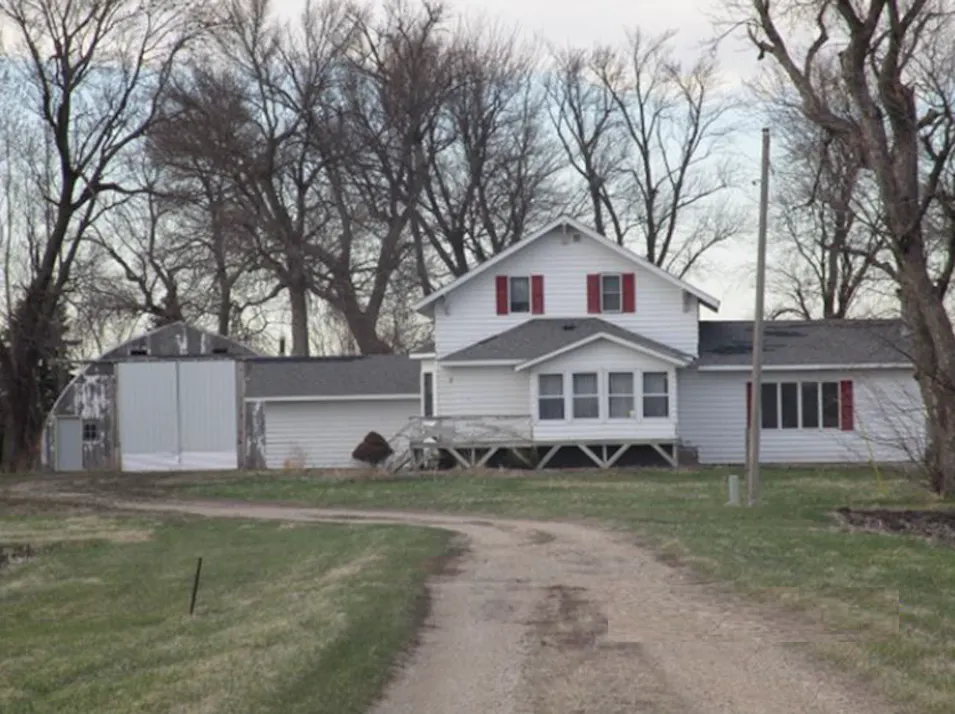 44375 60th St Blue Earth, MN 56013, Faribault County