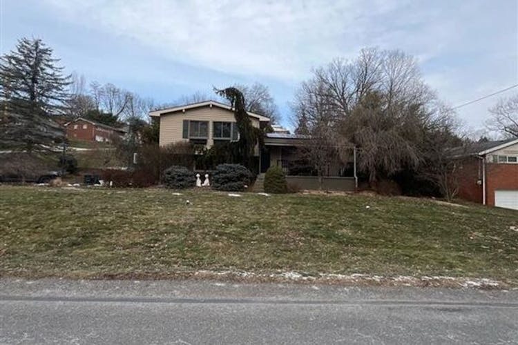 471 Hi-Tor Dr Pittsburgh, PA 15236, Allegheny County