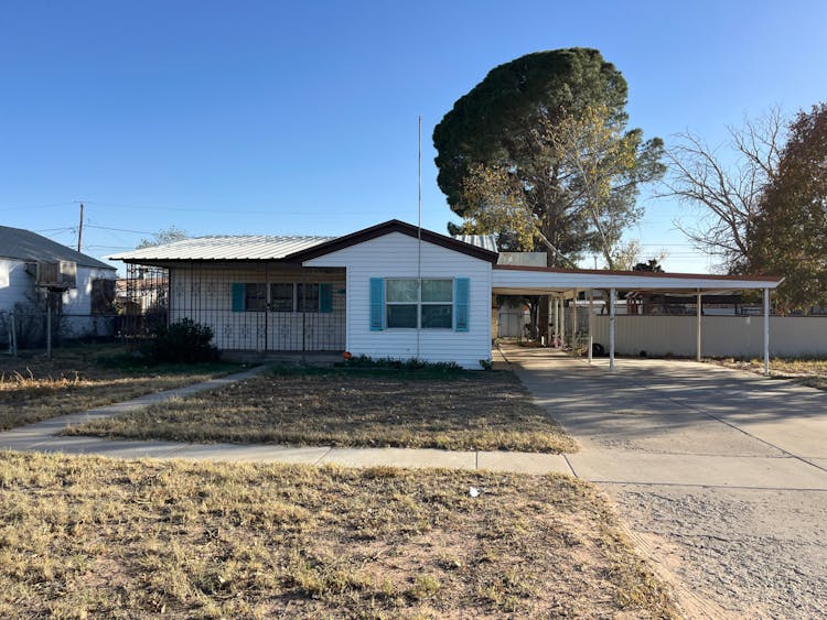 2115 W. 8th St. Odessa, TX 79763, Extor County