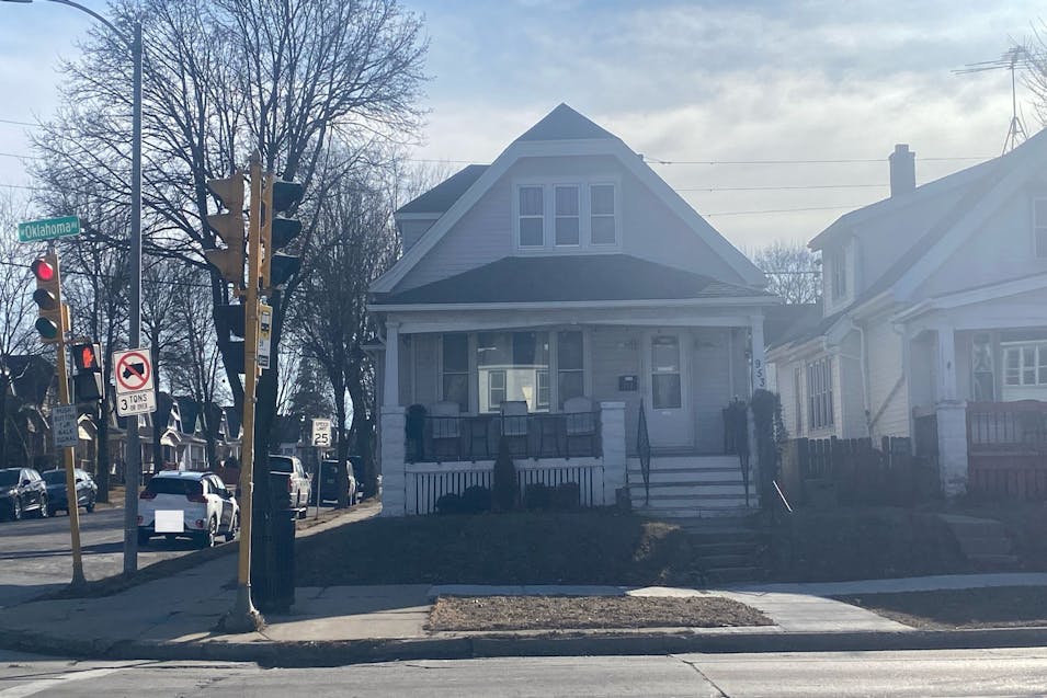 953 W Oklahoma Ave Milwaukee, WI 53215, Milwaukee County