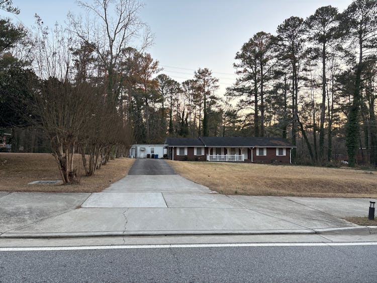 5530 Campbellton Road SW Atlanta, GA 30331, Fulton County