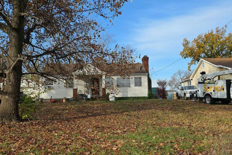 James Downey Rd, Independence, MO 64057
