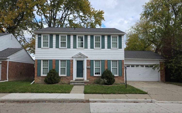 20411 Danbury Ln Harper Woods, MI 48225, Wayne County