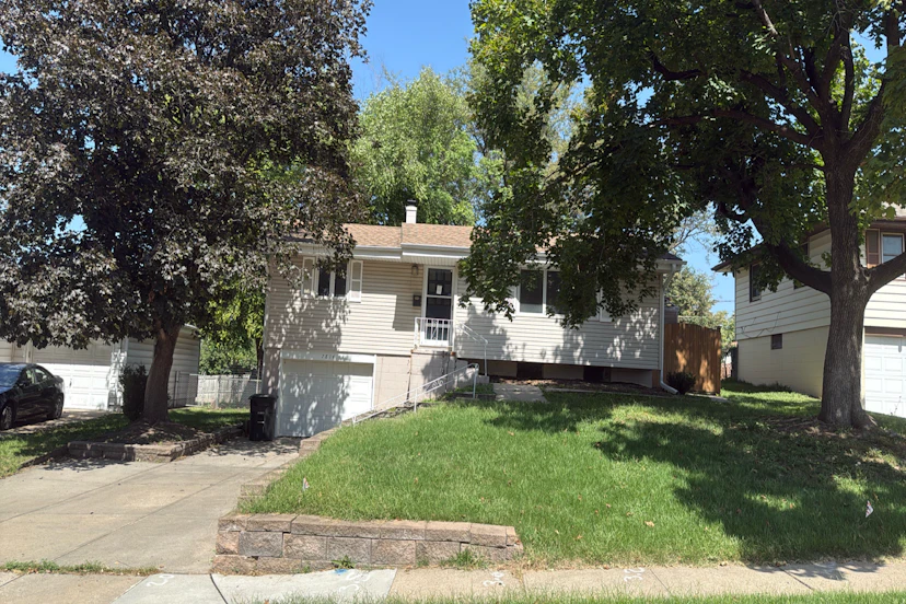 7814 Parker St