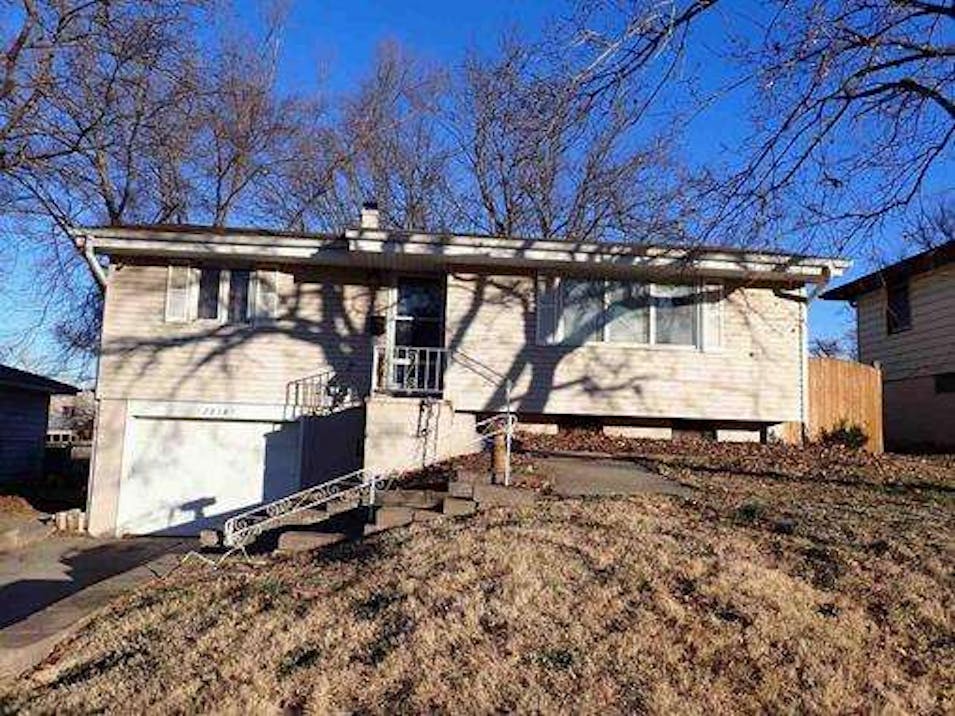 7814 Parker St Omaha, NE 68114, Douglas County