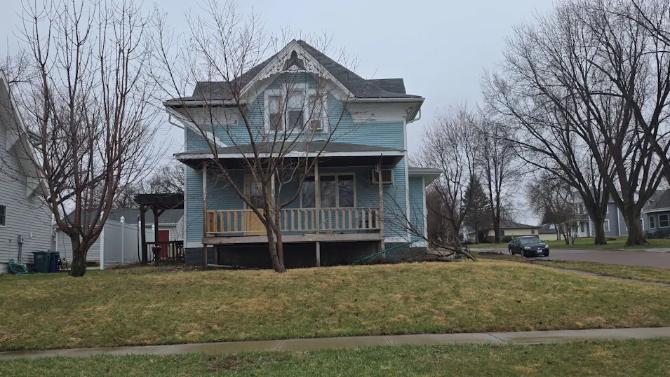 410 9th St Alton, IA 51003, Sioux County