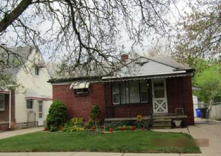 6045 Warwick Detroit, MI 48228, Wayne County