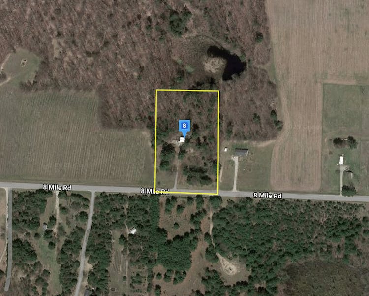 8758 8 Mile Rd Kaleva, MI 49645, Manistee County