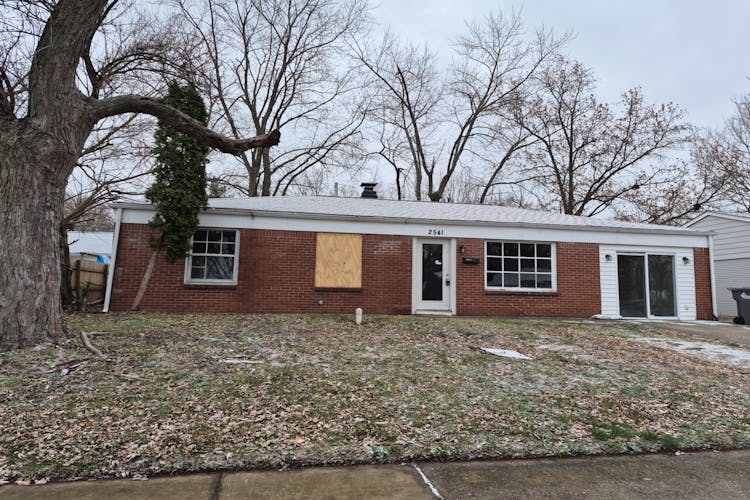 2541 N Aurie Dr Indianapolis, IN 46219, Marion County