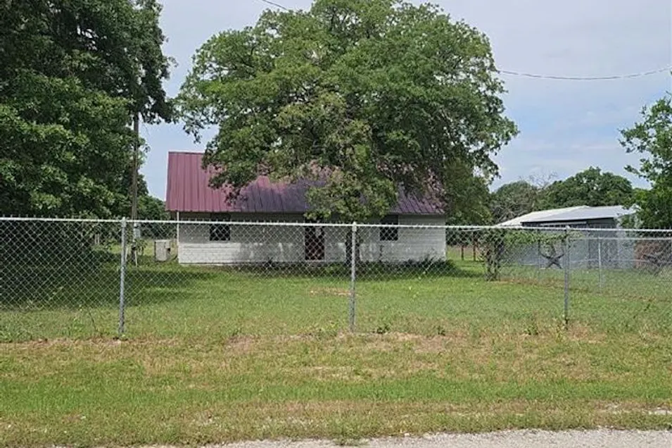 517 Sandy Oaks Road Springtown, TX 76082, Parker County