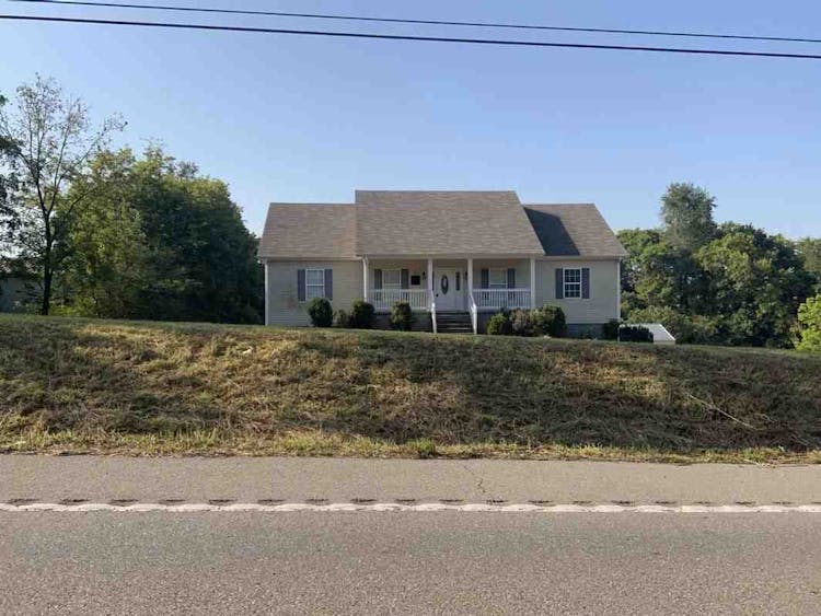2373 Hampshire Pike Columbia, TN 38401, Maury County