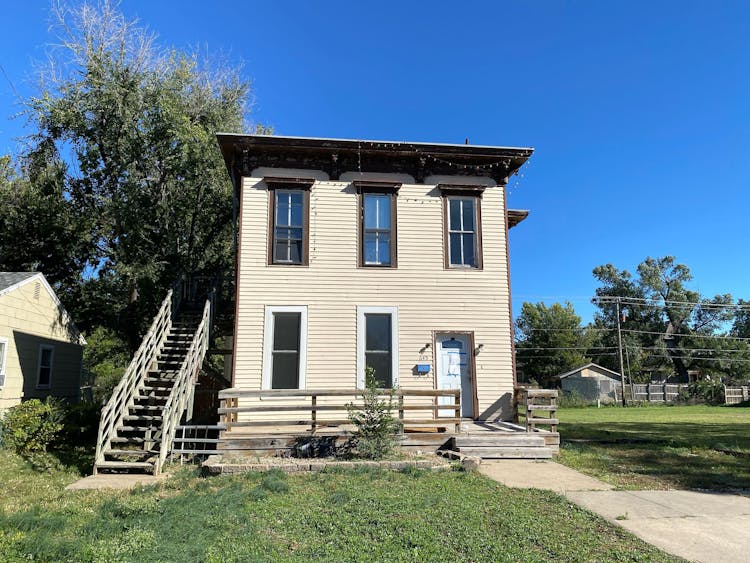 645 S 3rd St Salina, KS 67401, Saline County