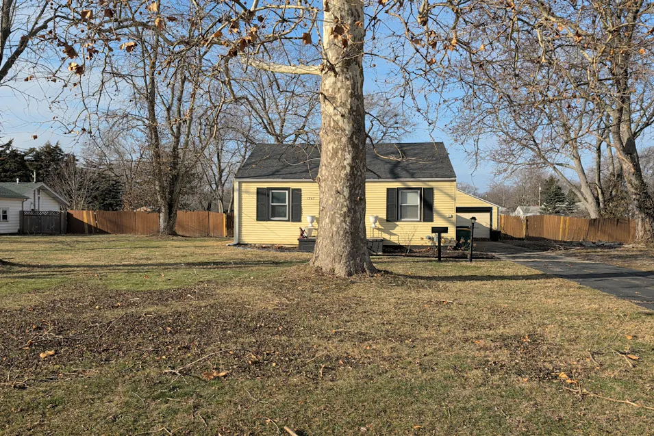 1367 S 44th St Decatur, IL 62521, Macon County