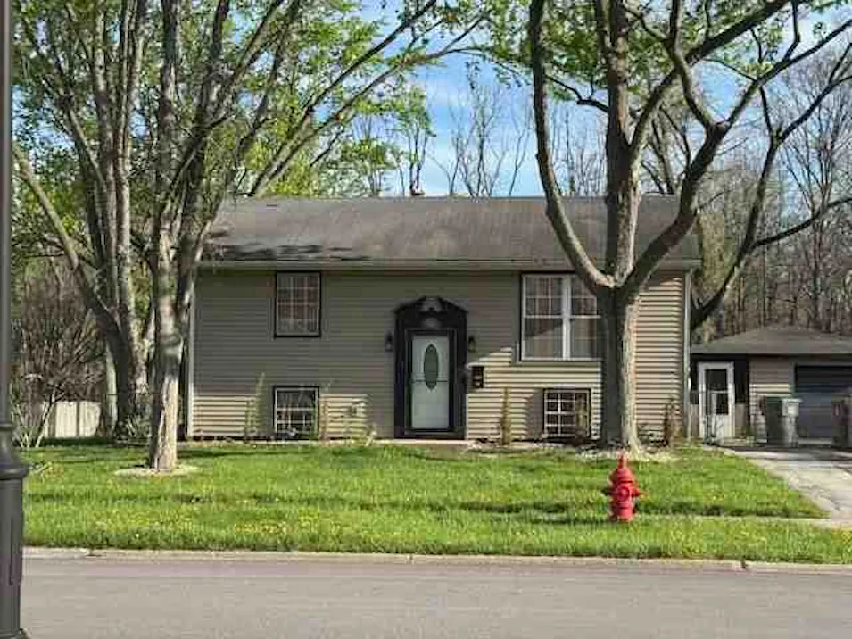 539 E Maple Dr Glenwood, IL 60425, Cook County