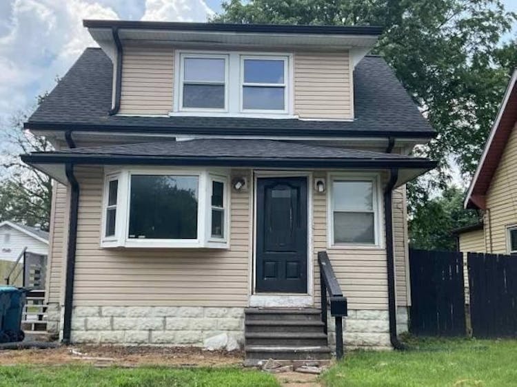 216 12th St Wood River, IL 62095, Madison County