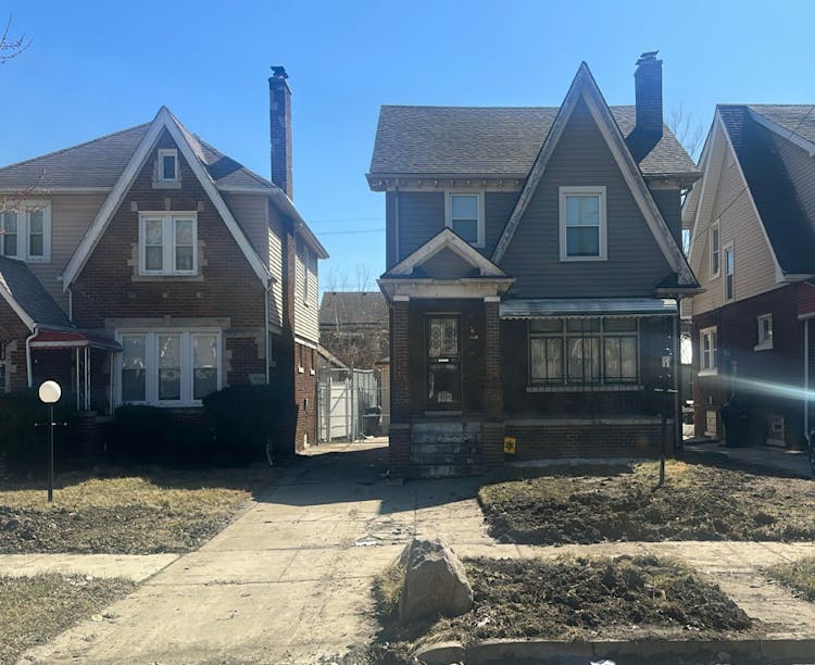 3245 W Buena Vista St Detroit, MI 48238-3322, Wayne County