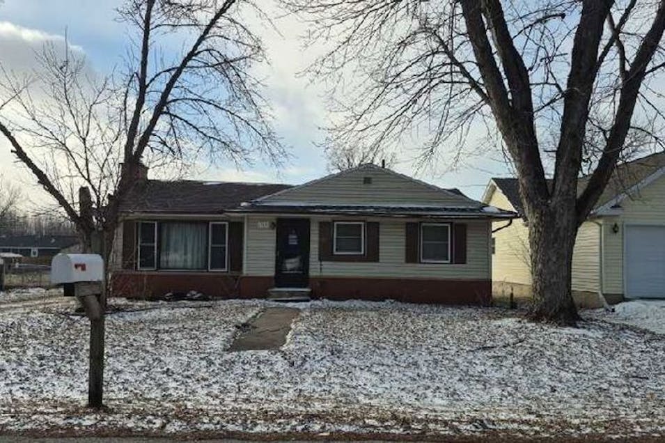 719 8th Street Colona, IL 61241, Henry County