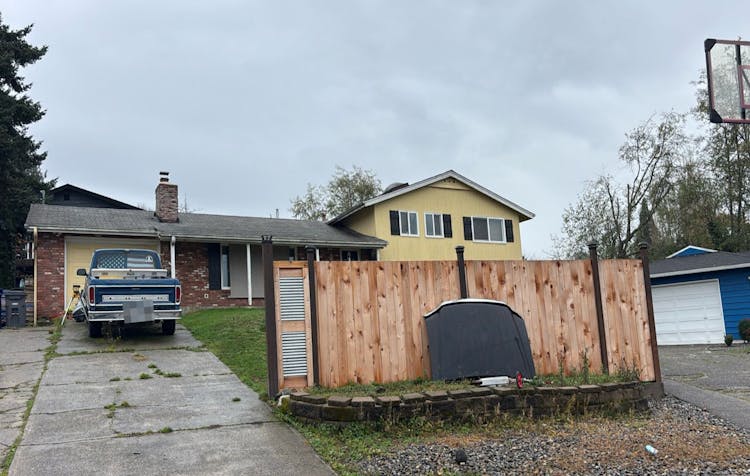 1813 S 244th Pl Des Moines, WA 98198, King County