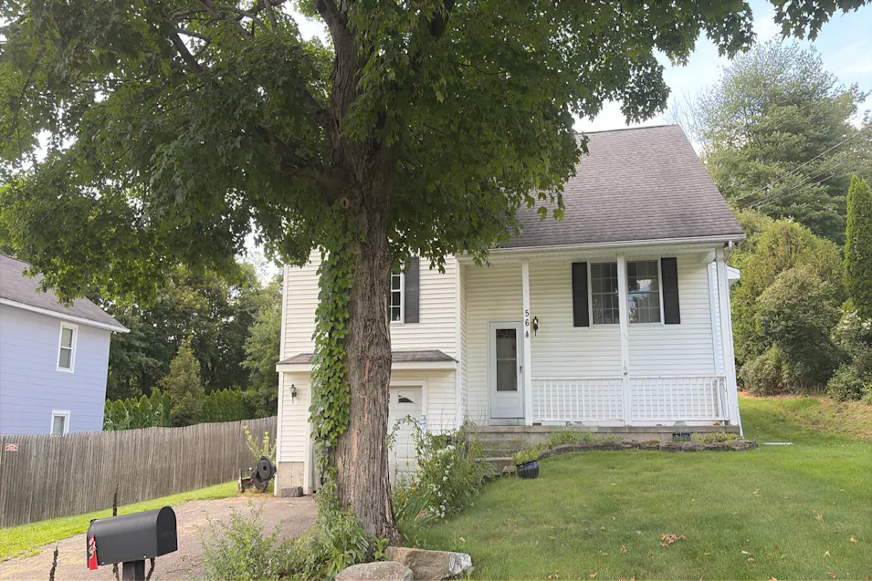56 Hoadley Street Naugatuck, CT 06770, New Haven County