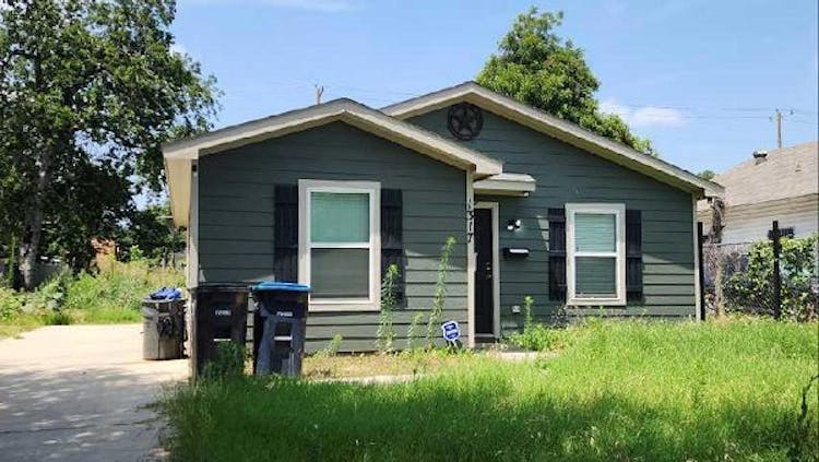 1317 Denver Ave Fort Worth, TX 76164, Tarrant County